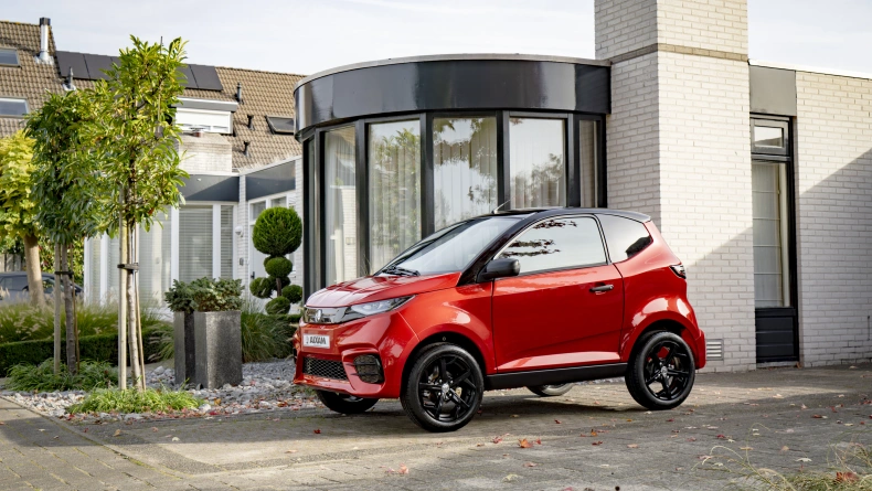 Automobiliai, kuriems vairuoti nereikia vairuotojo pažymėjimo, AIXAM City 34AV_RED_ECITSPO_PNG (2).jpg