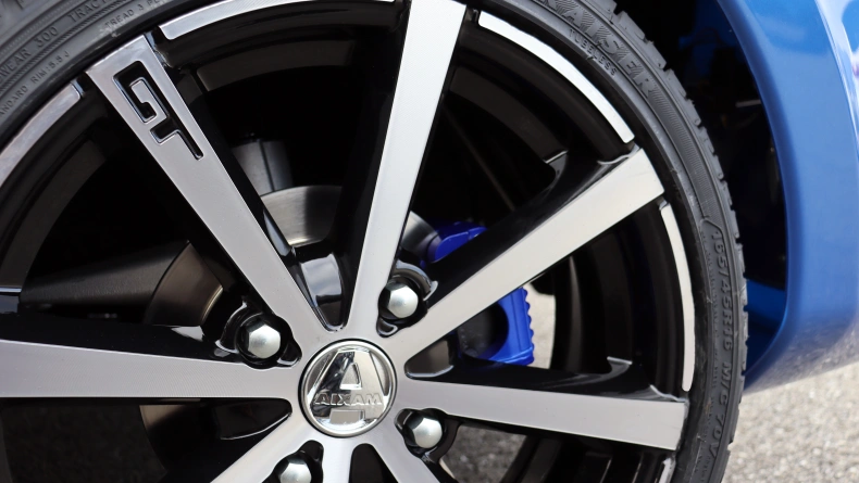 Automobiliai, kuriems vairuoti nereikia vairuotojo pažymėjimo, AIXAM Coup&eacute; aa Photo 2.jpg
