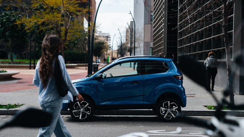 Automobiliai, kuriems vairuoti nereikia vairuotojo pažymėjimo, AIXAM Crossover SITU_CROOVR_BLS_PNG (1).jpg