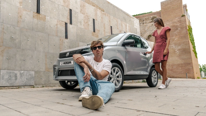 Automobiliai, kuriems vairuoti nereikia vairuotojo pažymėjimo, AIXAM e City 1.png