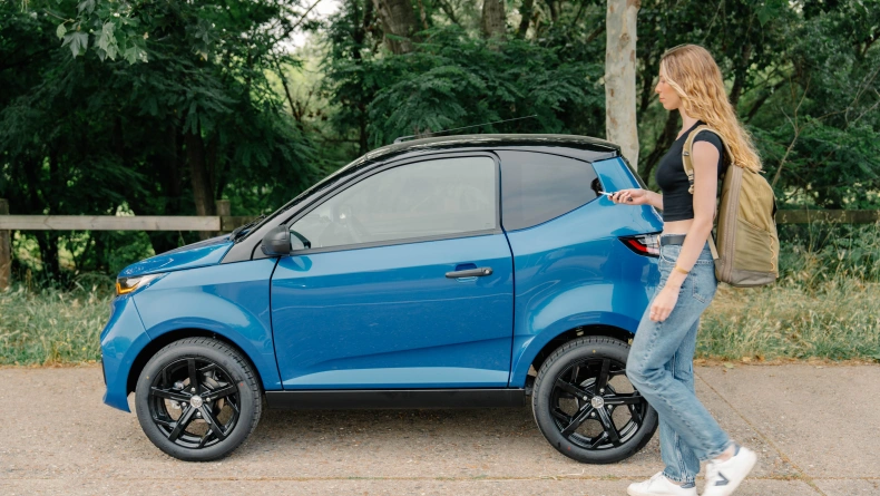 Automobiliai, kuriems vairuoti nereikia vairuotojo pažymėjimo, AIXAM e City 1.jpg