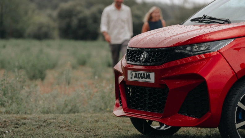 Automobiliai, kuriems vairuoti nereikia vairuotojo pažymėjimo, AIXAM e Coup&eacute; aa Photo 2.jpg