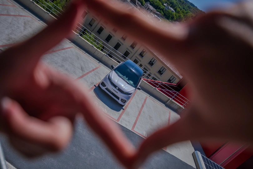 Automobiliai, kuriems vairuoti nereikia vairuotojo pažymėjimo, AIXAM City CITSPO_FAVA_BLA_JPG.jpg