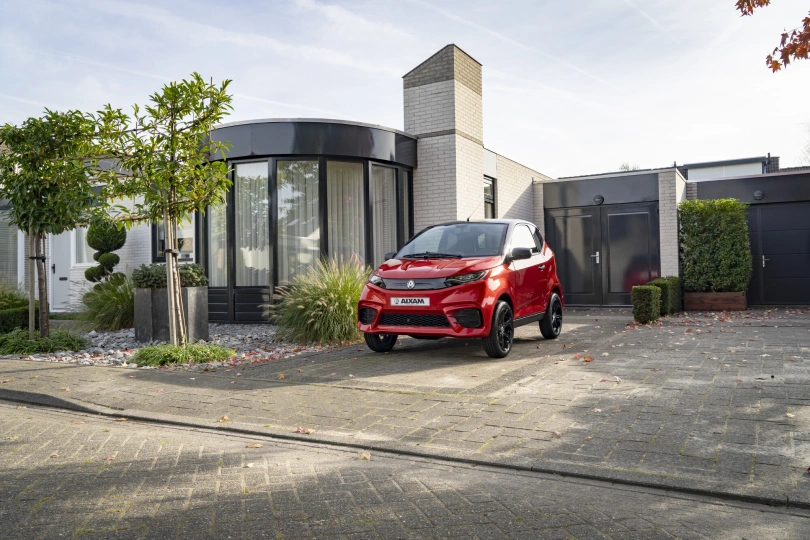 Automobiliai, kuriems vairuoti nereikia vairuotojo pažymėjimo, AIXAM City FAVA_RED_ECITSPO_PNG.jpg