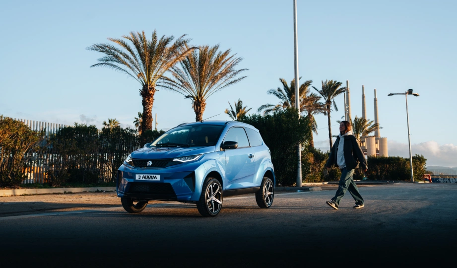 Automobiliai, kuriems vairuoti nereikia vairuotojo pažymėjimo, AIXAM Crossover SITU_CROOVR_BLS_PNG (3).jpg