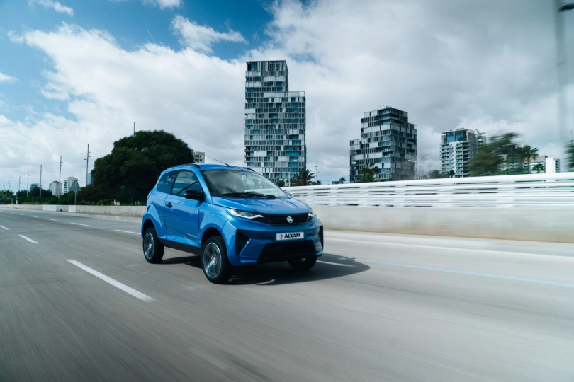 Automobiliai, kuriems vairuoti nereikia vairuotojo pažymėjimo, AIXAM Crossover aa Photo 2.jpg