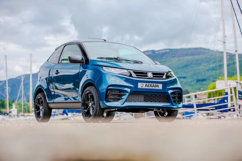 Automobiliai, kuriems vairuoti nereikia vairuotojo pažymėjimo, AIXAM Coup&eacute; 1.png