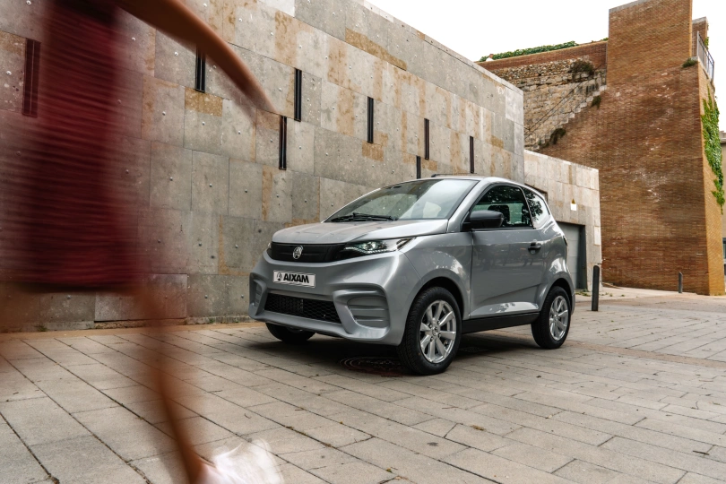 Automobiliai, kuriems vairuoti nereikia vairuotojo pažymėjimo, AIXAM e City aa Photo 2.jpg