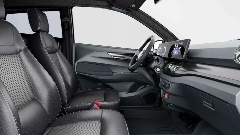 Automobiliai, kuriems vairuoti nereikia vairuotojo pažymėjimo, AIXAM e City Interieur SPORT Electrique V1 - parement Noir laque.jpg