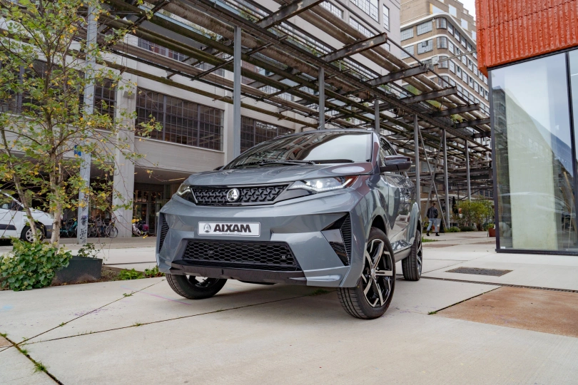 Automobiliai, kuriems vairuoti nereikia vairuotojo pažymėjimo, AIXAM e Crossover aa Photo 2.jpg