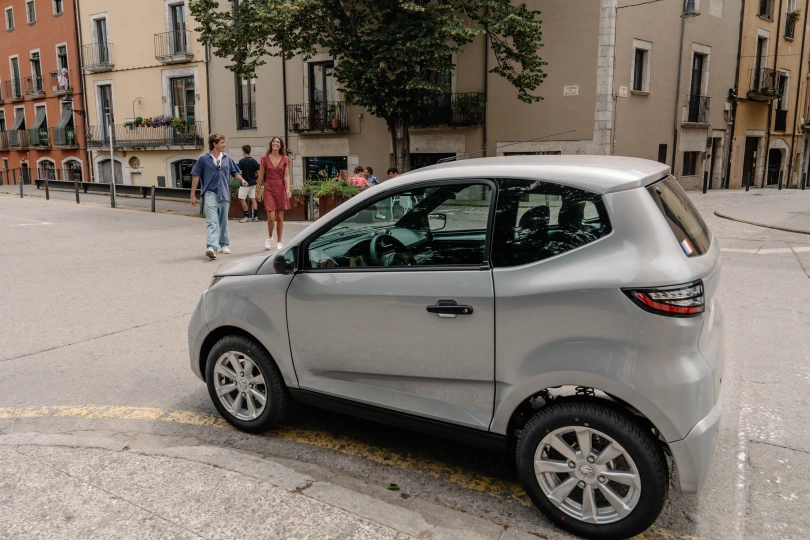 Automobiliai, kuriems vairuoti nereikia vairuotojo pažymėjimo, AIXAM e City SITU_CITPACK_SILV_PNG (19).jpg