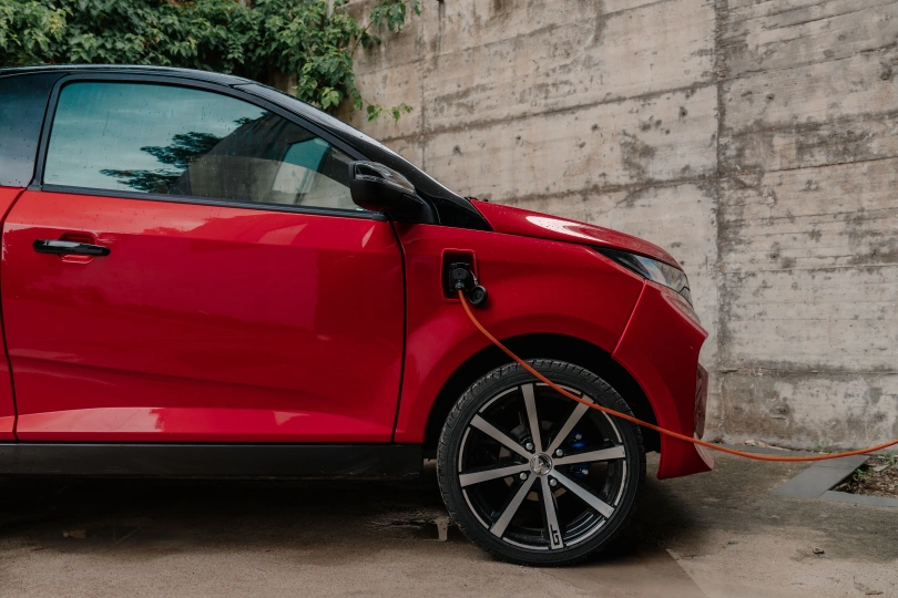 Automobiliai, kuriems vairuoti nereikia vairuotojo pažymėjimo, AIXAM e Coup&eacute; SITU_ECOUPGT_RED_PNG (36).jpg