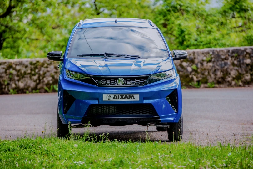 Automobiliai, kuriems vairuoti nereikia vairuotojo pažymėjimo, AIXAM e Crossover CROPRE_FAVA_BLU_JPG.jpg