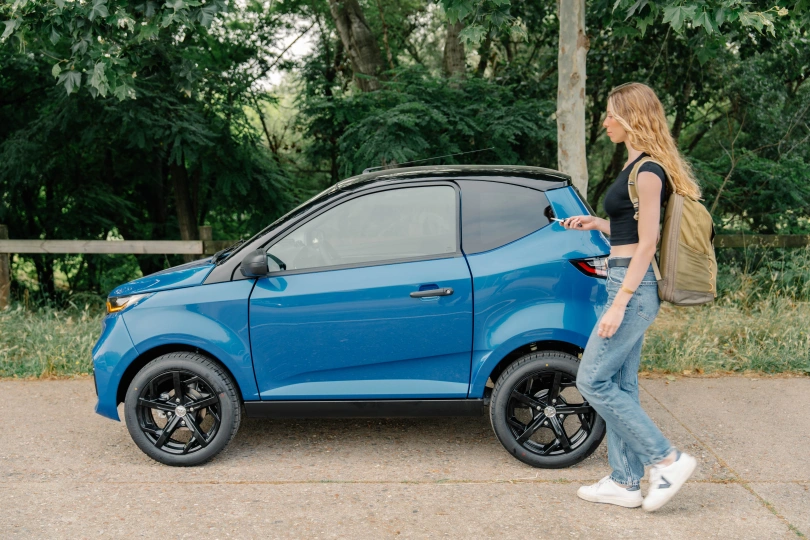 Automobiliai, kuriems vairuoti nereikia vairuotojo pažymėjimo, AIXAM e City 1.jpg