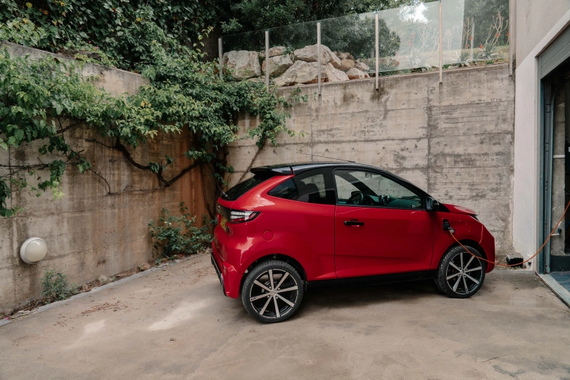 Automobiliai, kuriems vairuoti nereikia vairuotojo pažymėjimo, AIXAM e Coup&eacute; 1.jpg