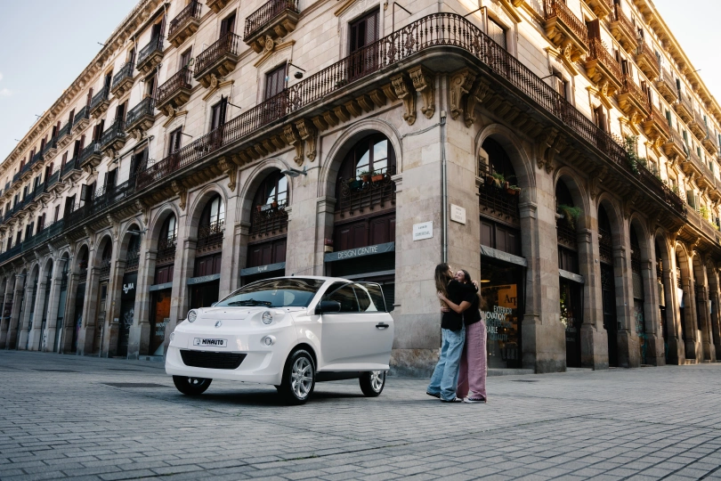 Automobiliai, kuriems vairuoti nereikia vairuotojo pažymėjimo, AIXAM Minauto SITU_EMULTIM_BLA_PNG (3).jpg