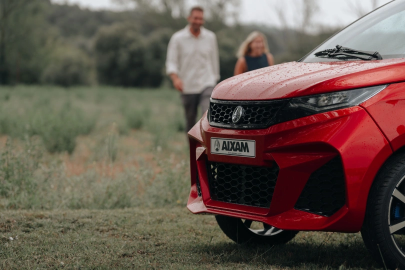 Automobiliai, kuriems vairuoti nereikia vairuotojo pažymėjimo, AIXAM e Coup&eacute; aa Photo 2.jpg